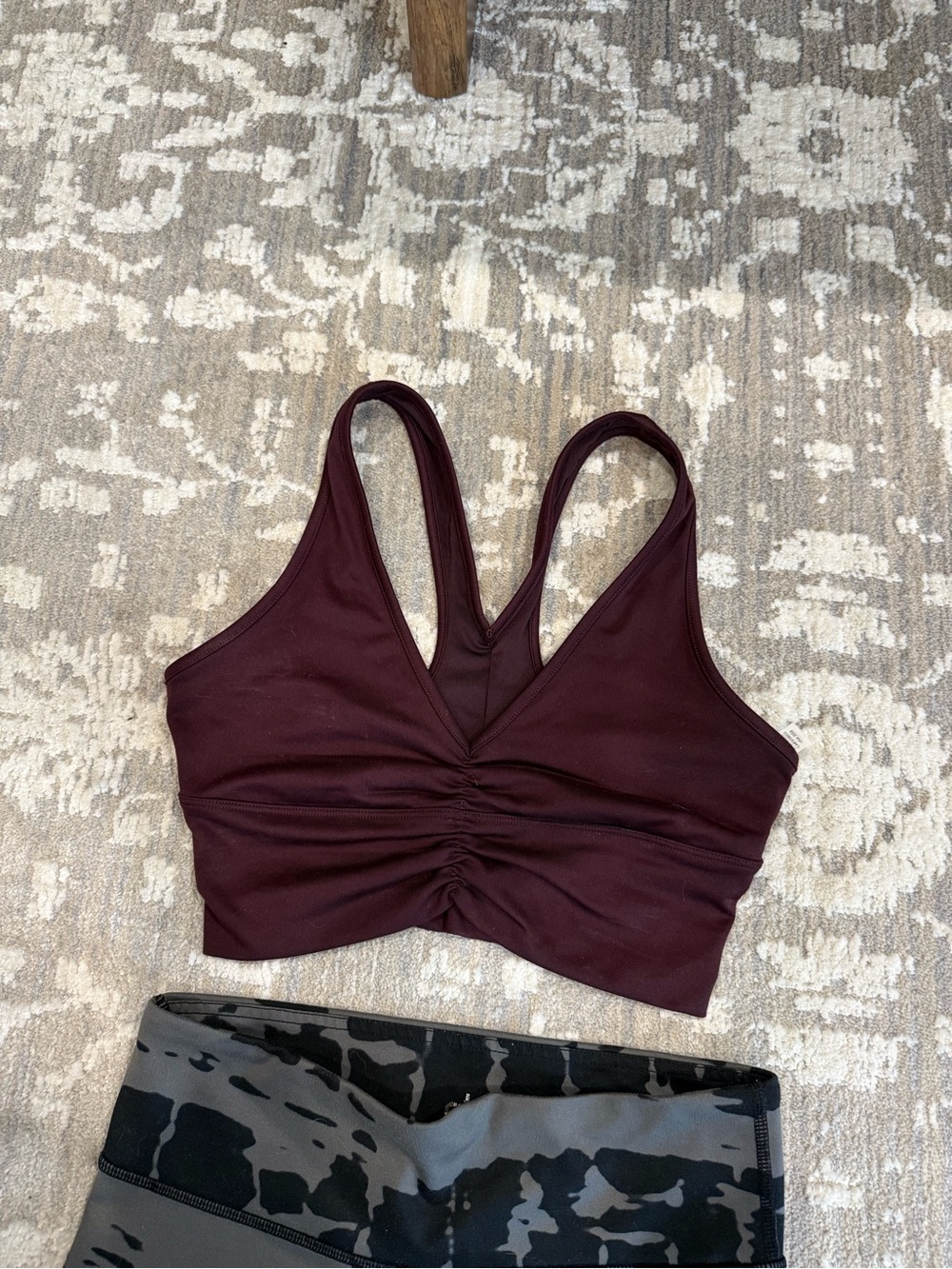 ALO Yoga Maroon Ruched V‑Neck Sports Bra - Picture 2 of 4